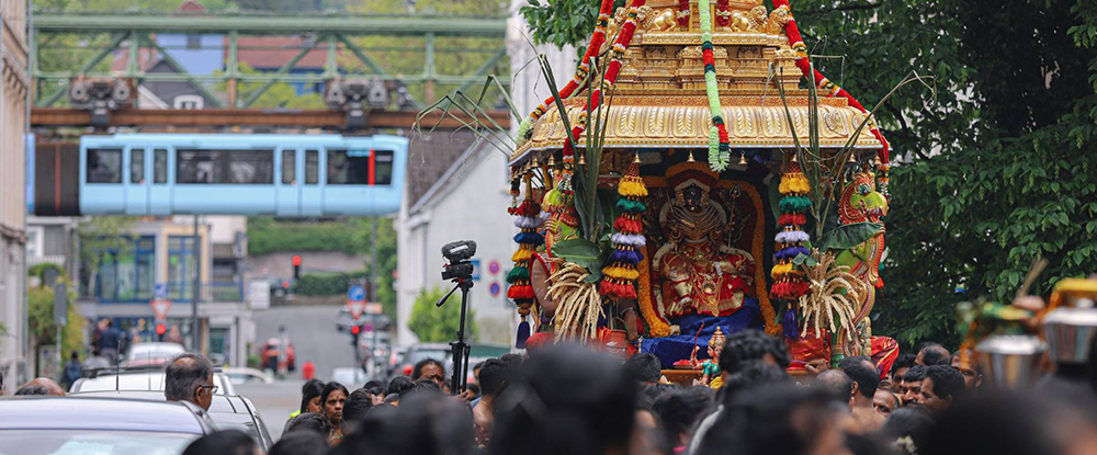 Prozessionsumzug Theer